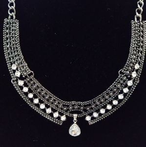 🆕 Beautiful 📿 Necklace 💎 from Statements 🎁